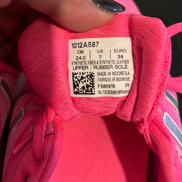 ASICS Gel-Numbus 22 Pink Running Shoes - Picture 8 of 9